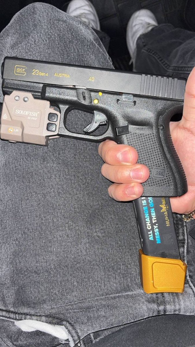 PlugMadeafft's tweet photo. Glock 23 gen 4
$350 shipped 
Hmu 🤙🏼https://t.co/lGwO1yhqbu https://t.co/2eJFOh1APH