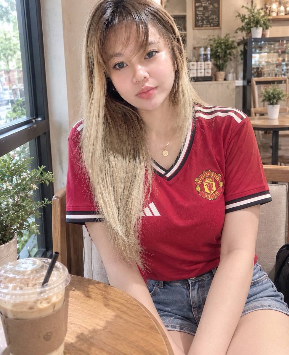 LissaVioreq6's tweet photo. 9/4ตอนแรกก็ไม่เชื่อ จนกระทั่งลองใช้เอง... ไอเทมลับที่บิวตี้บล็อกเกอร์เกาหลีโหวตให้เป็นอันดับ 1!“🌸🌸ครีมกันแดดเนื้อซูเฟล่ บางเบา คุมมันนาน🪷🪷
📍เจอจ่ายจบ
📍นวดผ่อนคลาย 1000/1💘 🆔 bam1129
#รับงานศรีราชา #นวดศรีราชา https://t.co/hkr3sPiTrV