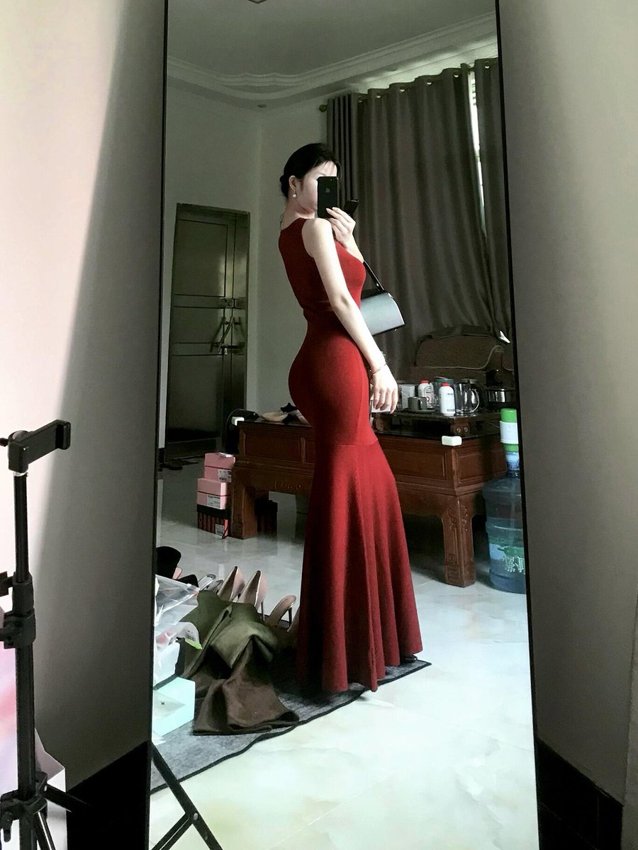 DebbieV100's tweet photo. 城市归于安静，浪漫悄然启程，预约夜间鲜花派送送给 TA。花束做好保鲜防护，晚间稳妥送达。晚风送来清甜花香，安静告白，在深夜��，赠予 TA 不期而遇的温柔，同城可配送或自取。 https://t.co/FejMiRvcgT