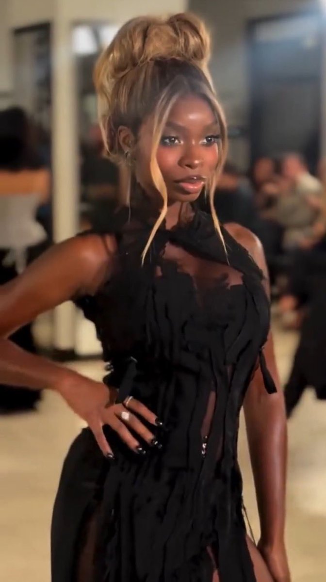 rach_6977's tweet photo. Omg Olandria wore this Ottolinger outfit before they debuted it on the runway today!!! 

OLANDRIA FOR OTTOLINGER SS27 
#OlandriaxOttolingerSS27 https://t.co/hV07joWTbi