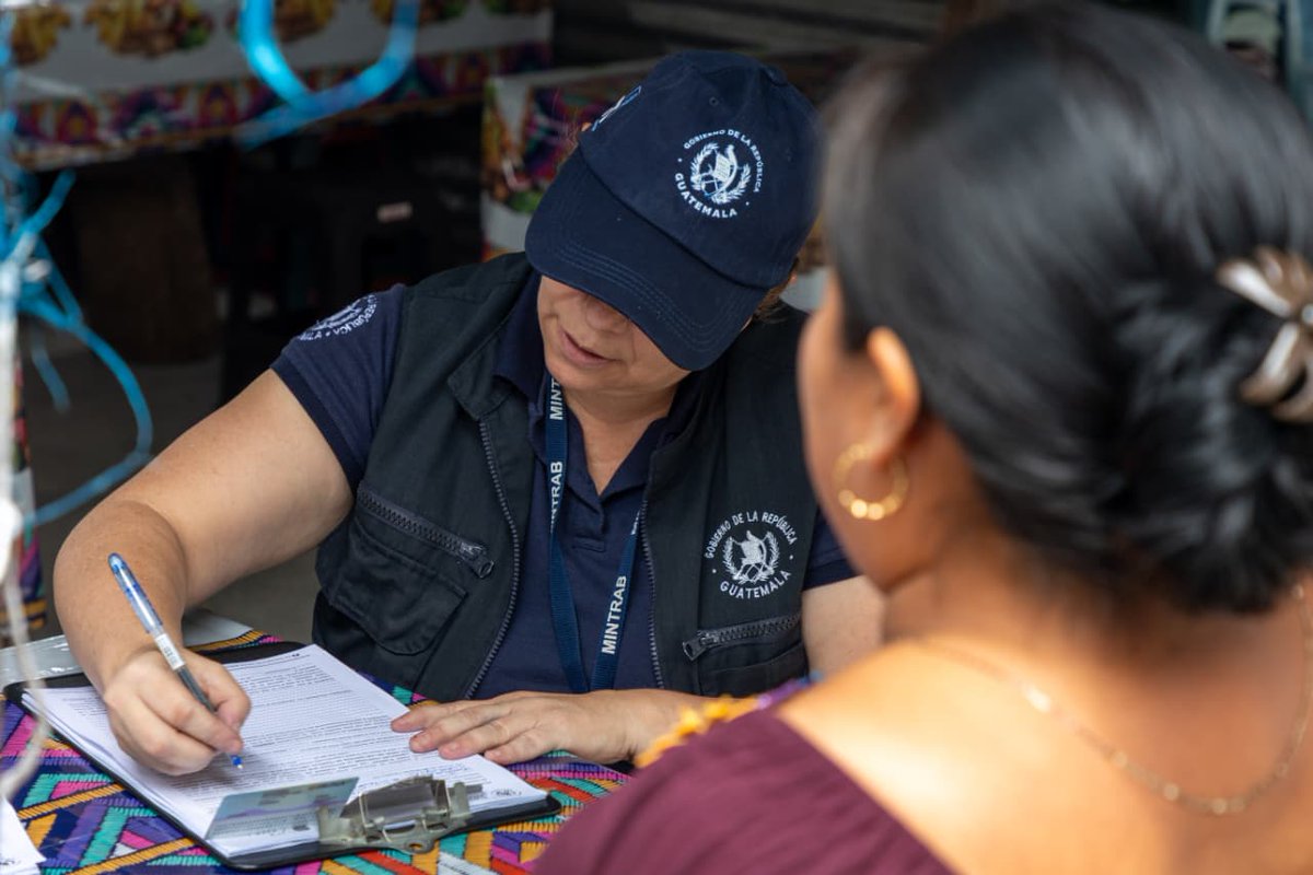 MINTRABAJOGuate's tweet photo. 𝐏𝐑𝐄𝐕𝐄𝐍𝐂𝐈𝐎́𝐍 𝐃𝐄𝐋 𝐓𝐑𝐀𝐁𝐀𝐉𝐎 𝐈𝐍𝐅𝐀𝐍𝐓𝐈𝐋
La #IGT realizó operativos de verificación en zona 17 de la Ciudad de Guatemala, como parte de las acciones permanentes para la prevención del trabajo infantil y la vigilancia del cumplimiento de la normativa laboral. https://t.co/l6OVLAUFfp