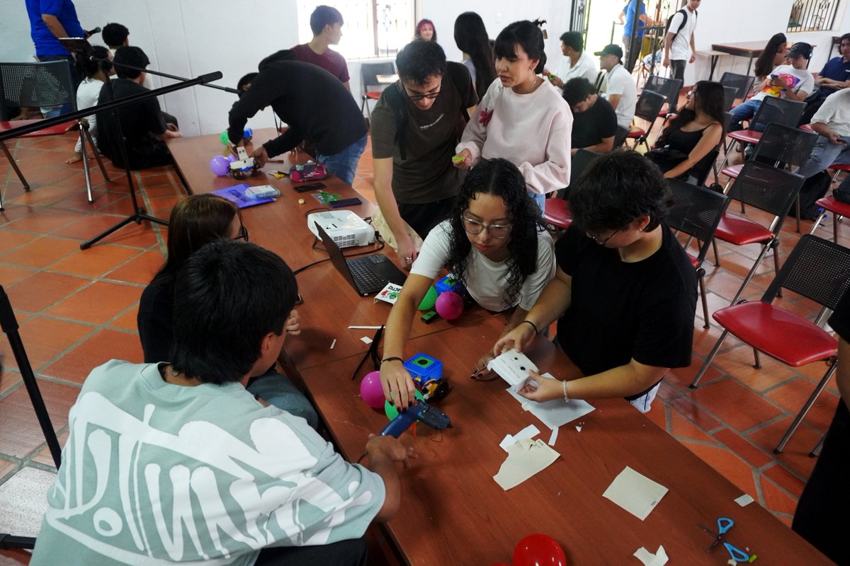 UIS's tweet photo. 🌎💚 El U26 Fest – Unidos por los territorios llega a su quinta y última jornada.

Hoy, la UIS vuelve a ser escenario de encuentros donde la ciencia, la ingeniería, la innovación, el arte, la cultura, la educación y la sostenibilidad se conectan para compartir saberes, crear experiencias y abrir conversaciones sobre los territorios que queremos construir.

#U26Fest #AcademiaUIS