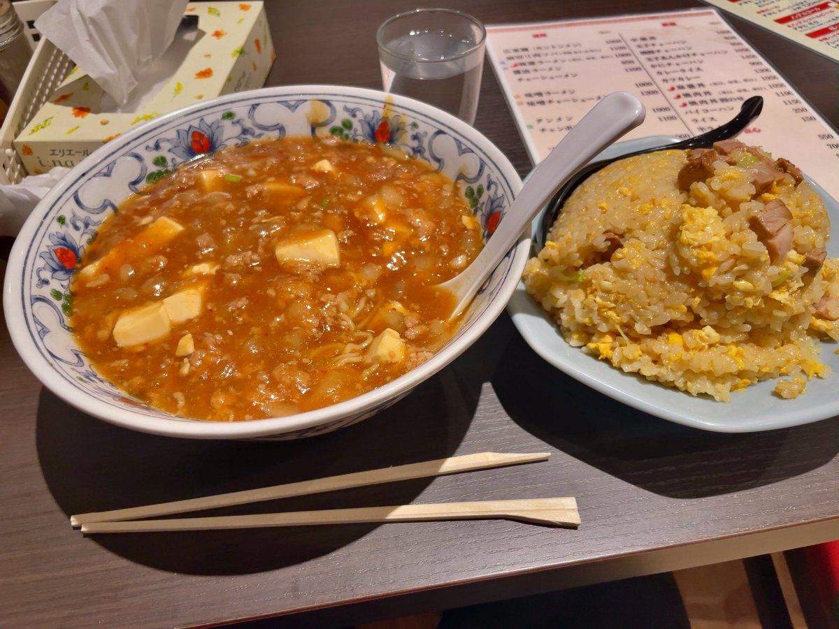 s80my_YMo's tweet photo. 深夜のラ https://t.co/hpa1Kradg6