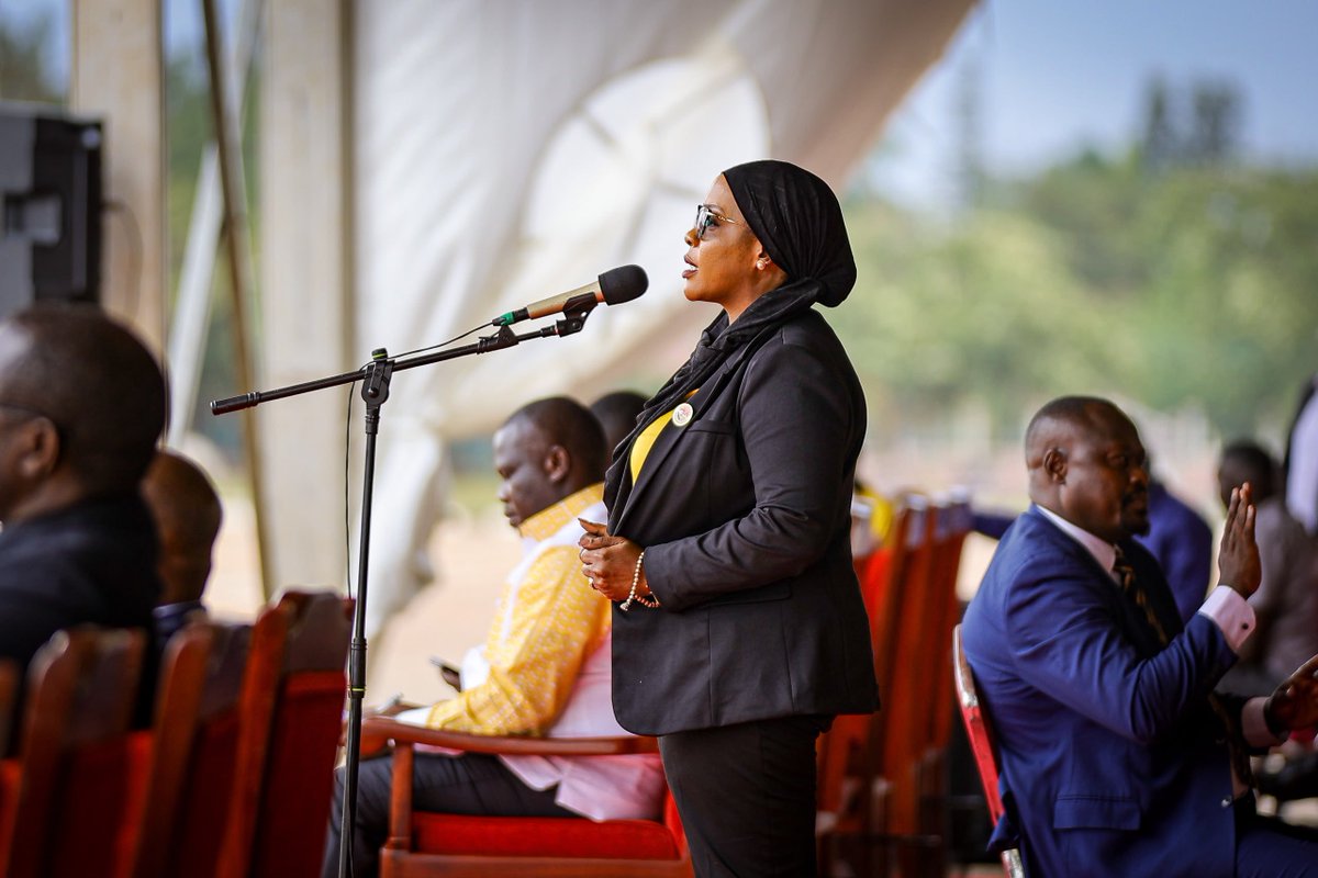 KagutaMuseveni's tweet photo. I addressed the NRM Caucus today at Kololo and reminded our leaders to go back to the correct methods of the NRM, follow up Government programmes and make sure they reach our people.
This is why PDM must reach the people, while our wetlands must be protected. Those occupying them must get out. In Busoga, Bukedi and Kigezi, we shall help them move to fish farming, giving us income as well as water for irrigation.