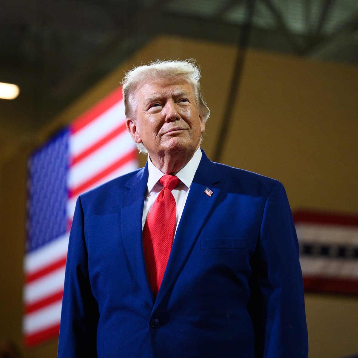 kamilah120's tweet photo. LATEST: 🇺🇸President Donald Trump

told TIME the US is "winning against the world by a lot" in Al, saying "trillions of dollars" are being invested in the country https://t.co/dfJbAIni7N