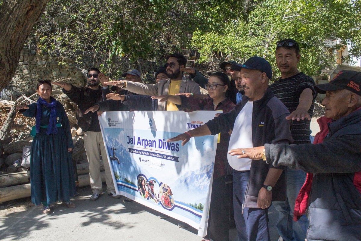 ice_leh's tweet photo. #JalArpanDiwas was also celebrated at Panchayat Ghars of Turtuk @ border village to Pakistan and Nyoma @ border to China on the eve of Gandhi Jayanti. PHED officials insisted community ownership and responsibility.
#JalJeevanMission #GandhiJayanti @DC_Leh_Official https://t.co/h9qCLIMSpB