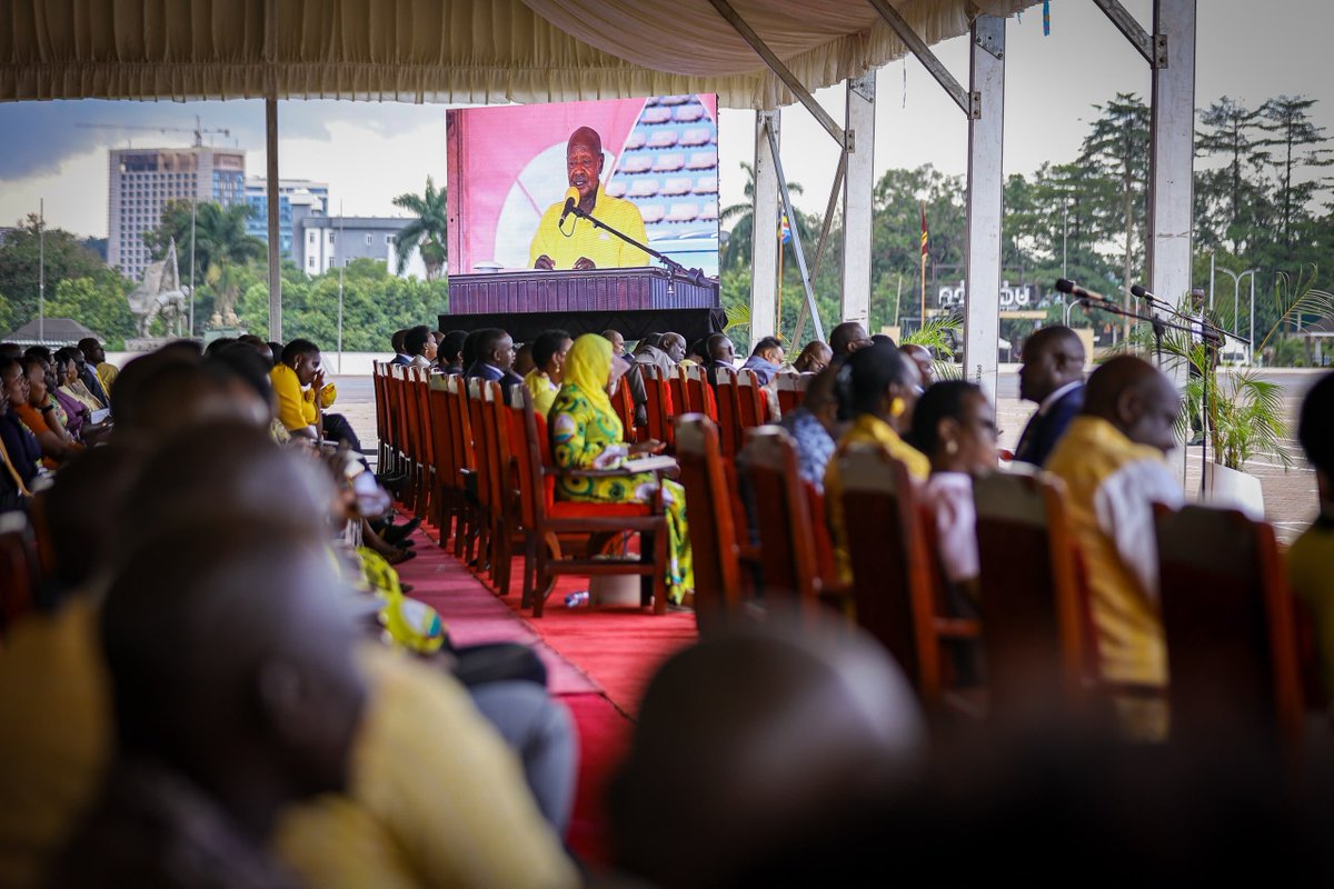 KagutaMuseveni's tweet photo. By following the correct line, our economy is projected to grow by 10.4% this year. As the Bible says, you reap what you sow.
We must now build on this progress by intensifying commercial agriculture, industry, ICT and services. https://t.co/mSitwZKxHn