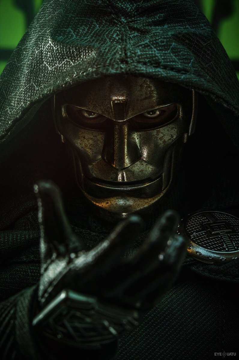 DiscussingFilm's tweet photo. First look at Hot Toys’ Doctor Doom vs The Fantastic Four figures for ‘AVENGERS: DOOMSDAY’. https://t.co/oKtBTEROmI