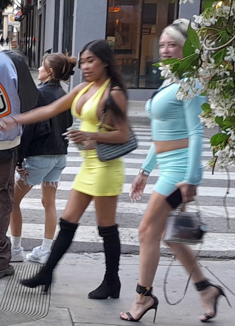 Rari_Sheray's tweet photo. #creepshot #candid https://t.co/7mUH6GfctS