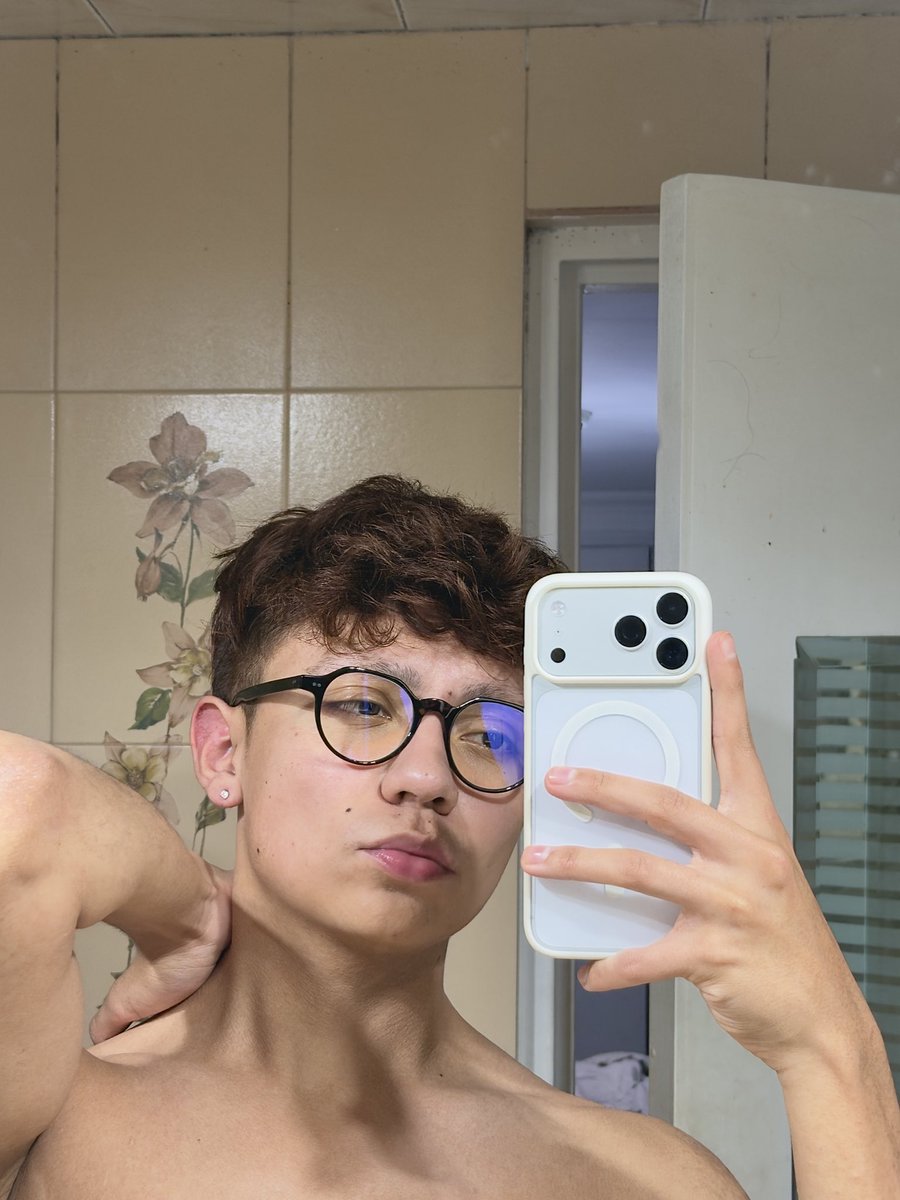 alecc_uwu's tweet photo. https://t.co/9Lf9RJo7rw