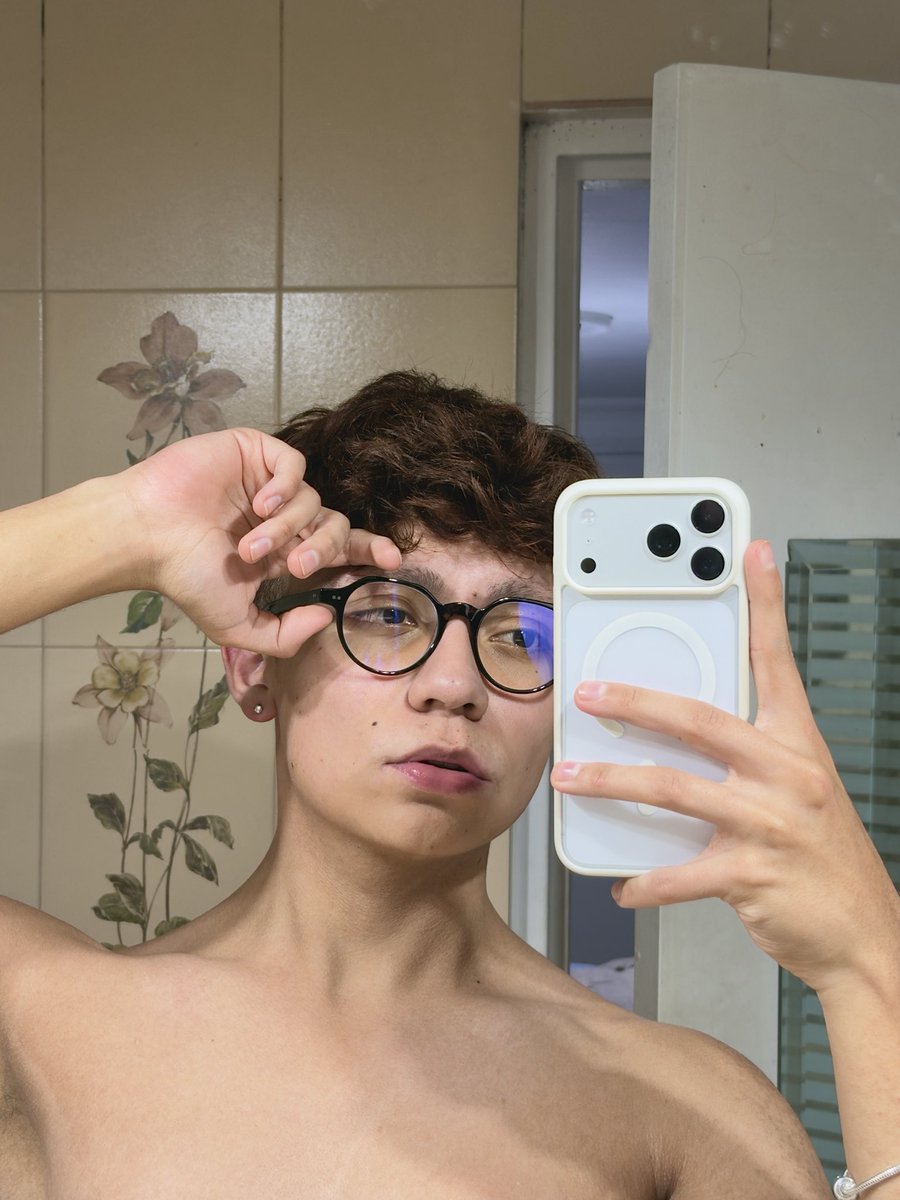 alecc_uwu's tweet photo. https://t.co/9Lf9RJo7rw