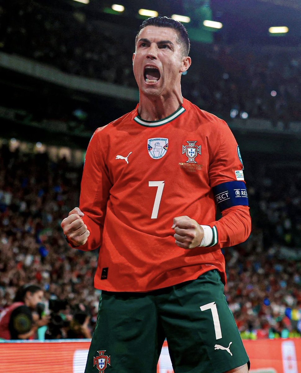 slay_jimmy's tweet photo. It’s okay for Messi to be your favorite player, that’s fine with me. But when you talk about the GREATEST, it has to be Cristiano Ronaldo. https://t.co/KVVkEDSDC1