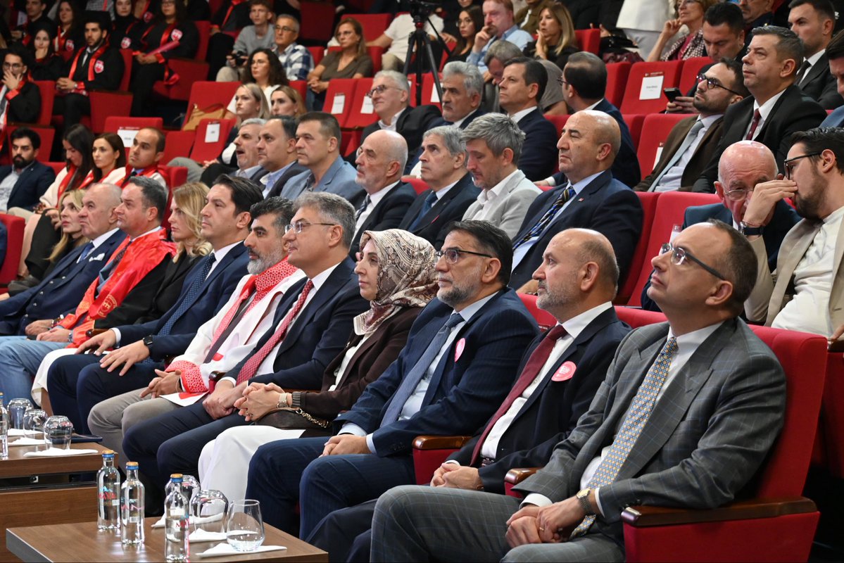 SuleymanKarakus's tweet photo. Üniversitemizin diş hekimliği bölümümüz ilk mezunlarını verdi bizde katılmaktan onur duyduk.
Bütün mezunlarımıza başarılar dilerim.
@ibuskopje 
@ibualumni https://t.co/l7fOIv1gw0