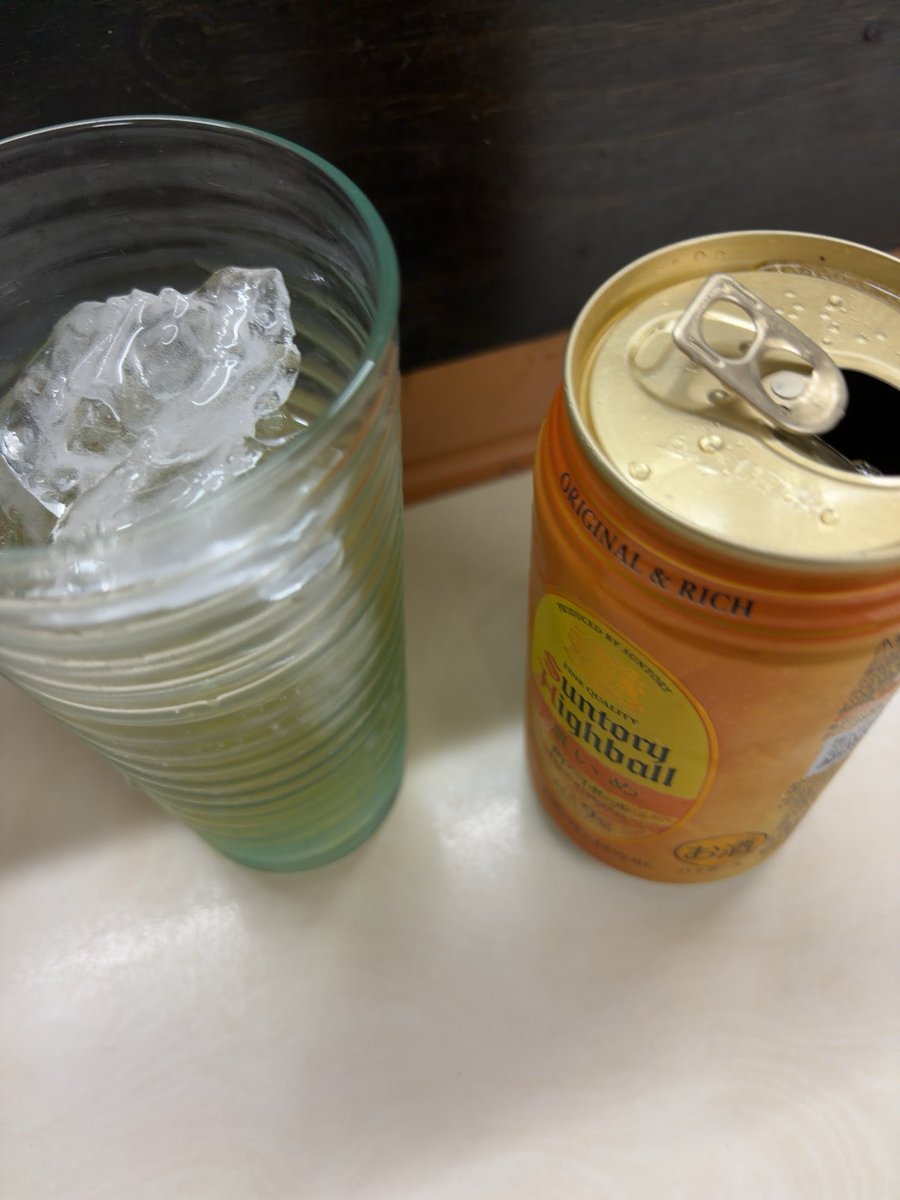 tpmpmpmpwpw's tweet photo. このときは初めて会ったおじさんと意気投合したさて2次と〆まで行ってなんならタクシー代まで奢ってくれるとは思わなかった https://t.co/PA2TuJP4Mj