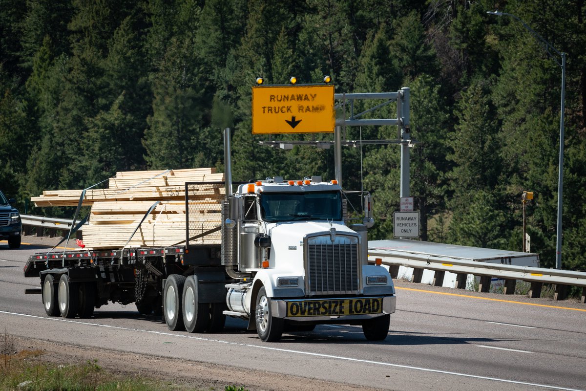 CSP_News's tweet photo. To the drivers who keep Colorado moving–from long hauls to early morning starts. Whether you’re crossing the plains or going through mountain highways, thank you for all your hard work in keeping our shelves stocked, businesses running, and communities moving. https://t.co/0GTyw9IOKz