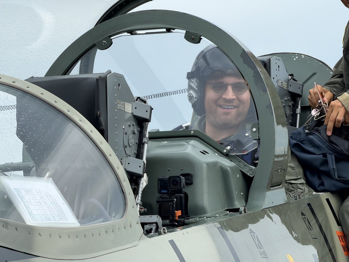 Bricky's tweet photo. I can finally talk about this once in a lifetime experience.

@BandaiNamcoUS and @AceCombatGames  were so incredibly cool and Kono San just RADIATES love for this. 

It’s no doubt why he’s the man behind this game it is palpable. I’ll have a video soon 🛩️ https://t.co/YJcAQvTSdj