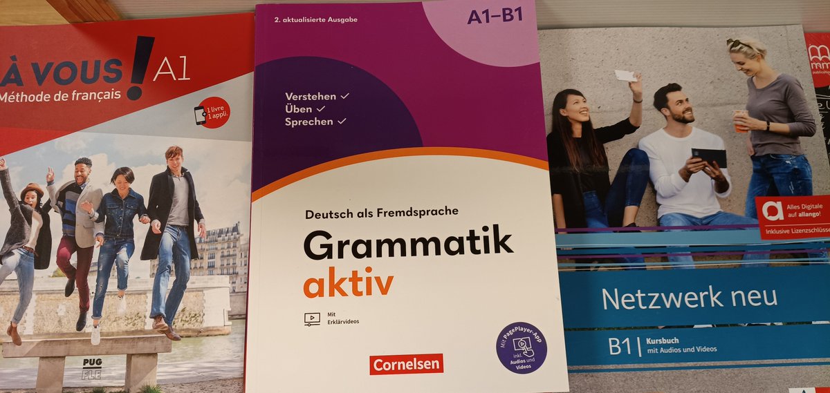 hitzliburudenda's tweet photo. Durangoko Hizkuntza Eskolako liburuak #hitz liburu-dendan aurkitu ditzakezu!
--
#euskara #ingelesa #alemaniera #frantsesa #hizkuntza #hizkuntzaeskola #durango #durangaldea #eoi #eoidurango #artekalea23 #ikasturtea #ikasliburua #liburua #libreria #libreriahitz #bookstore #bookshop https://t.co/aMQqifDPhV