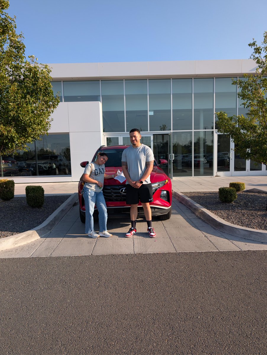 lithiavwreno's tweet photo. Another happy customer found the right fit. That’s what it’s all about. 🚙🎉 #LithiaVWOfReno #HappyCustomer #RenoDrivers #DriveHappy https://t.co/IH4Em5wSQC