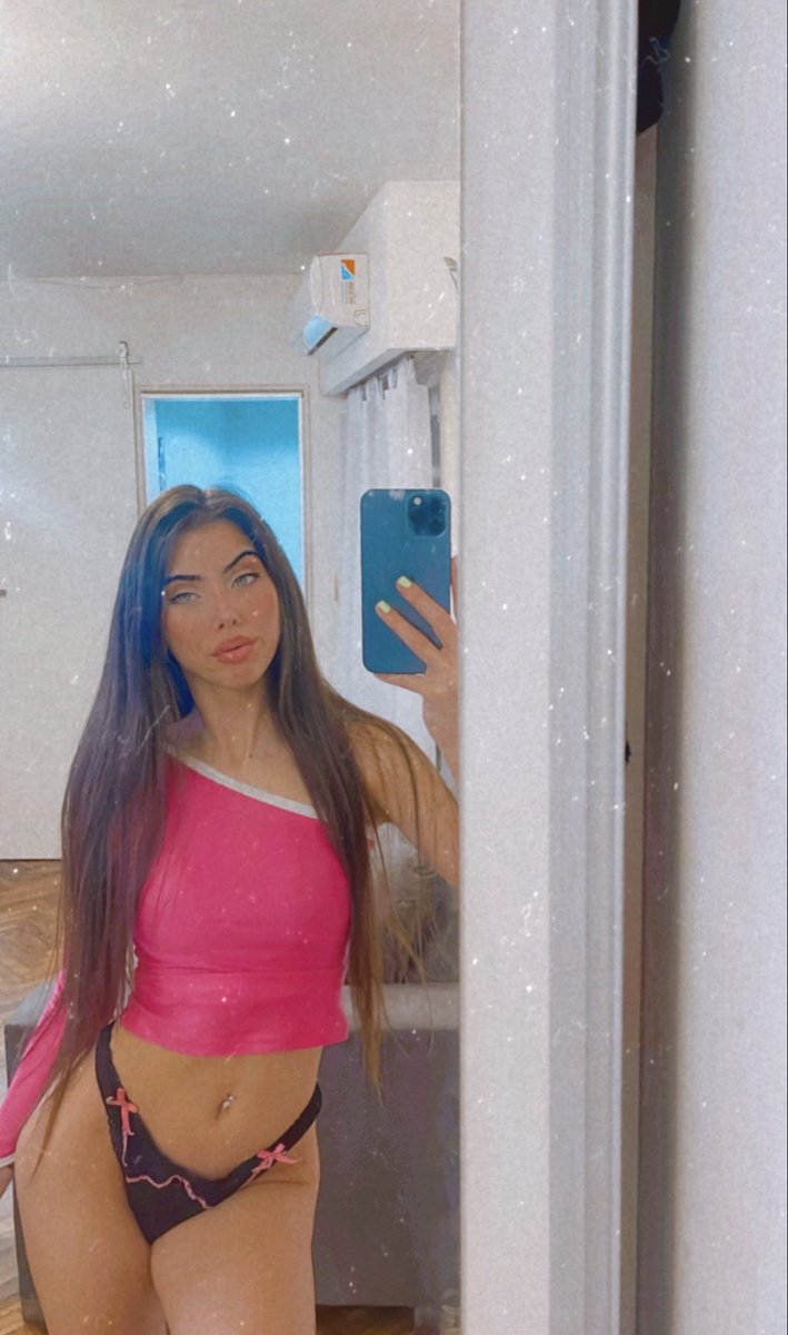 yailinbratz's tweet photo. would u pull it up or down? 😈 https://t.co/aAtAbhhne5