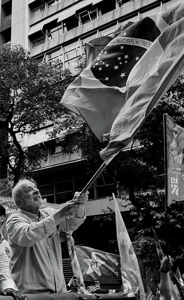 jessicabatan's tweet photo. Luiz Inácio Lula da Silva.
Filho da Dona Lindu.
O maior líder politico do século.
Meu presidente da república. https://t.co/xjCIgmTxvc
