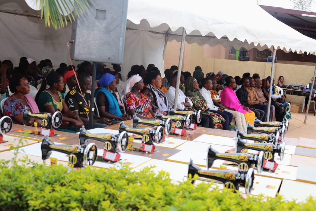 YesRwanda_'s tweet photo. @Karinganire_Has Education becomes even more powerful when it creates opportunities for self-reliance. The support given to these graduates is helping turn skills into livelihoods, jobs and stronger communities. https://t.co/iFD9gXTgWz