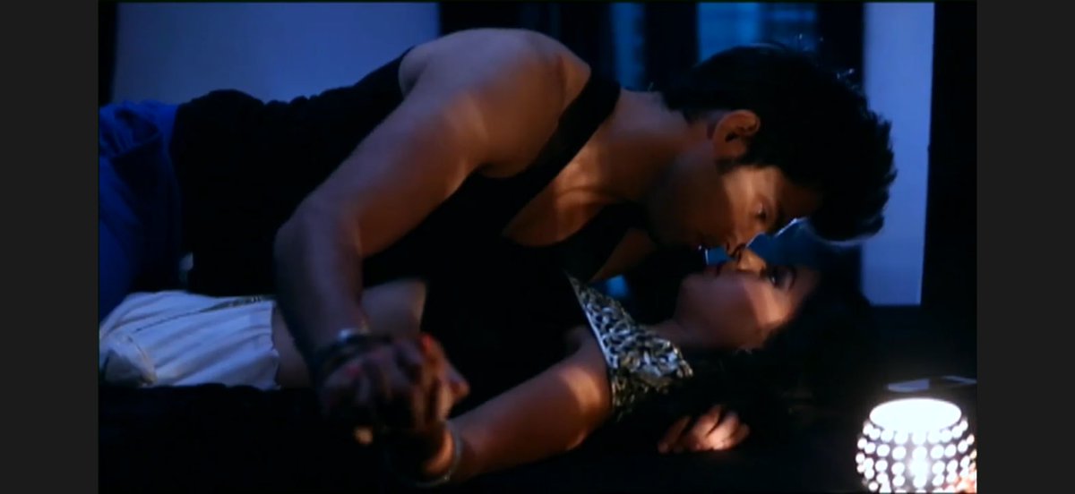 _serendipity01_'s tweet photo. That flip was so sexyyyyyyyy. #ShayadYahiHaiPyaar 

Haan haan yehi hai pyaar ❤️ https://t.co/QRP2g1QnSX