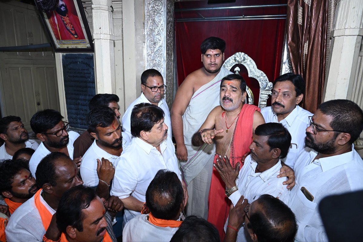 N_RamchanderRao's tweet photo. Went to Santoshi Maata Temple to stand with the devotees after it was desecrated by extremist chanting religious slogans and throwing sticks at Maata.

Under Congress rule, attacks on our temples have become a repeated affair. And every single time, the Congress government turns a blind eye and washes its hands off by simply saying the person is mentally unstable.

But why do these "mentally unstable persons" attack only our temples, especially Maata temples?

How can such incidents keep happening so regularly and repeatedly?

It is because Congress, possessed by Muslim League mindset, sits in the lap of Darussalam and, through its appeasement politics, tries to divide Hindus while uniting its vote bank.

This is precisely why it refuses to take action against such elements. And this repeated inaction has only emboldened them further.

During my interaction with the people and devotees here, I could see that they are shell-shocked, hurt and angry, not only over what happened at the temple, but also over the stoic silence of the pseudo-secular parties. 

They have vowed to teach them a lesson.

I share their emotions and anguish. After all, had the opposite happened, the pseudo-secular parties would have raised a hue and cry.

But since it is a Hindu temple, there is complete silence.

Are Hindus of no concern to the Congress government?

Are our temples not a priority for you to keep secure?

The wrath is surely going to fall on this anti-Hindu Congress Govt.