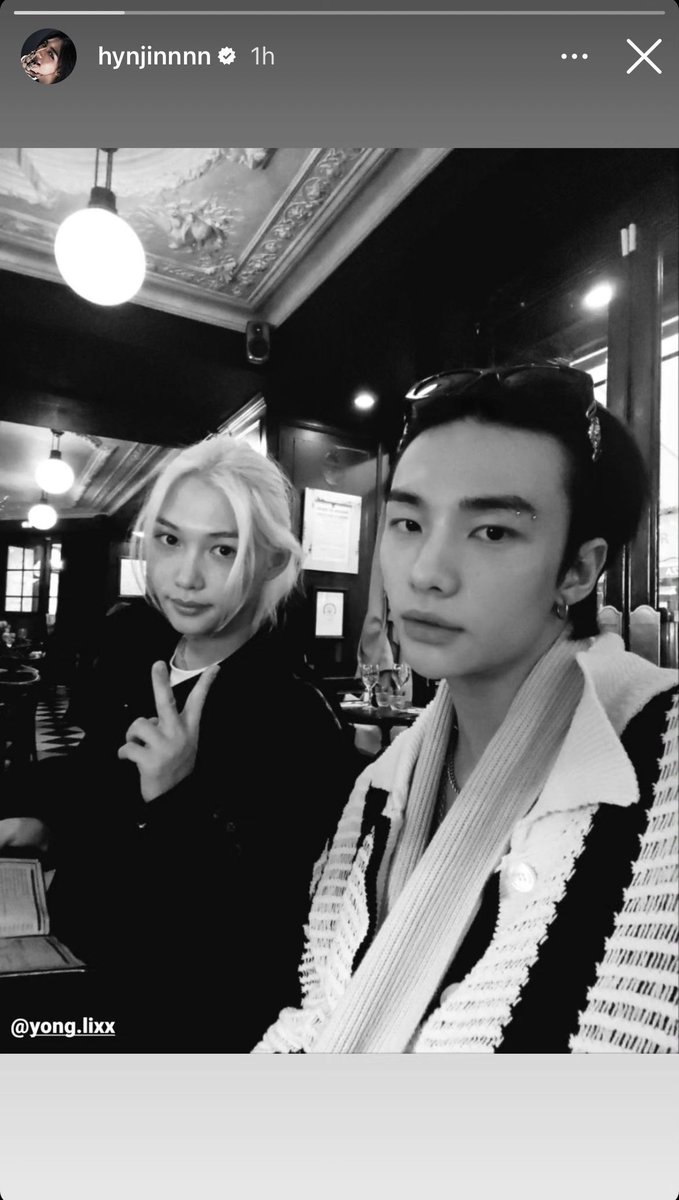 hyuneboks's tweet photo. what if they pull this move again🥹🖤🤍 #hyunlix https://t.co/bftHTehttN
