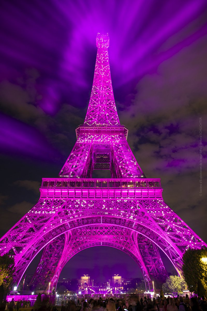 LaTourEiffel's tweet photo. Toute en rose 🎀
#OctobreRose 2026 https://t.co/IGVOYxv0FV