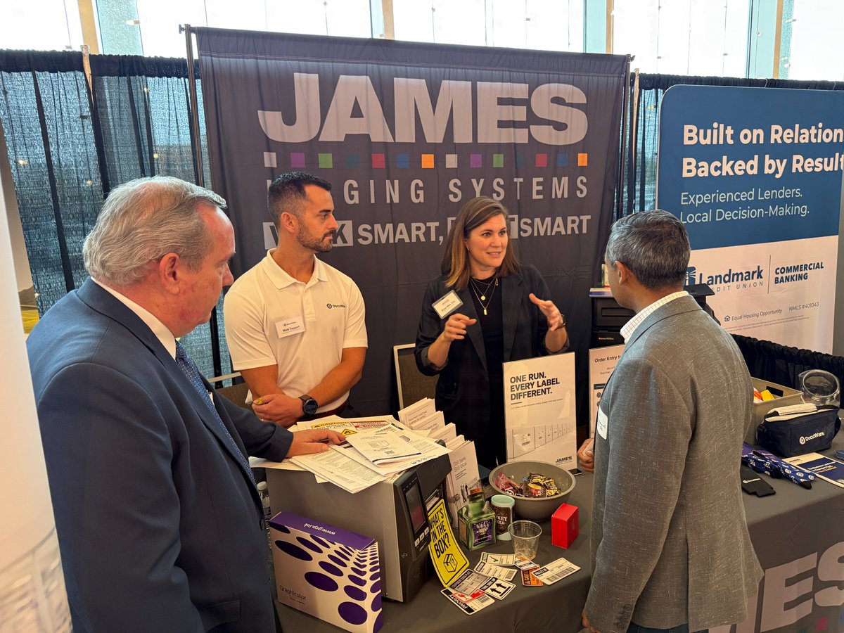 James_Imaging's tweet photo. "A human should only type once."

A Wisconsin manufacturer, on stage at Thursday's @BizTimesMedia Manufacturing Summit.

That's the whole job. Order entry to shipping label.

#WisconsinManufacturing https://t.co/LwWAUCgudO