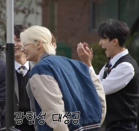 jueo604's tweet photo. 반묶음문준휘붐업 https://t.co/wiKBRzqXe4