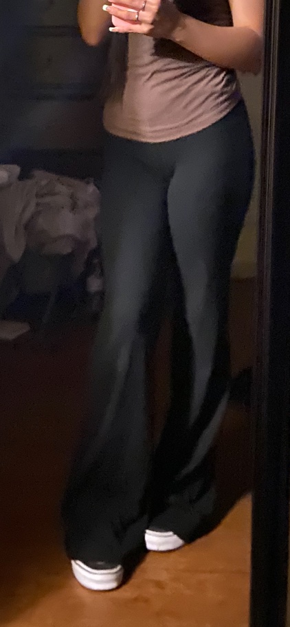 uservaxd's tweet photo. I love these pants 🖤 If I look this good in black imagine what I’d look like with black in me 👀😆
#black #horny #latina #bbc #eatme https://t.co/acI5WJ0vDh