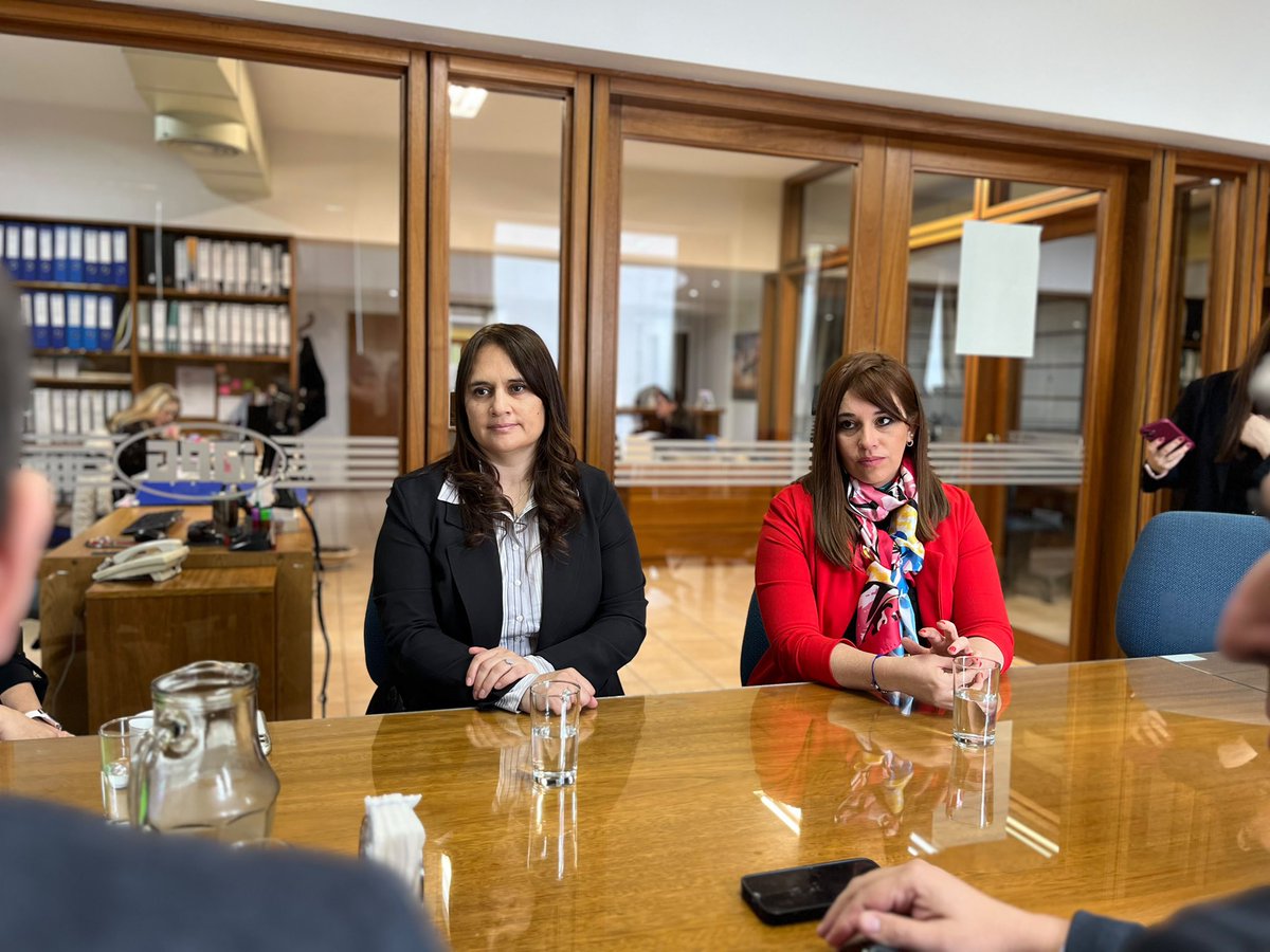 lucascastelli16's tweet photo. MENOS BARRERAS Y MÁS OPORTUNIDADES 
Hoy firmamos un convenio con el @IAPG_Info para algo que para nosotros es muy concreto, que más personas con discapacidad puedan acceder a un trabajo!

Porque tener un trabajo no es solo tener un ingreso, es tener independencia, proyectos y la posibilidad de elegir cómo construir tu propia vida.

Vamos a trabajar con las empresas para que haya menos barreras y más oportunidades. Y creo que ahí está el desafío: que la inclusión no quede en un discurso lindo, sino que se vea en la vida cotidiana, en una entrevista, en un puesto de trabajo, en una oportunidad.
