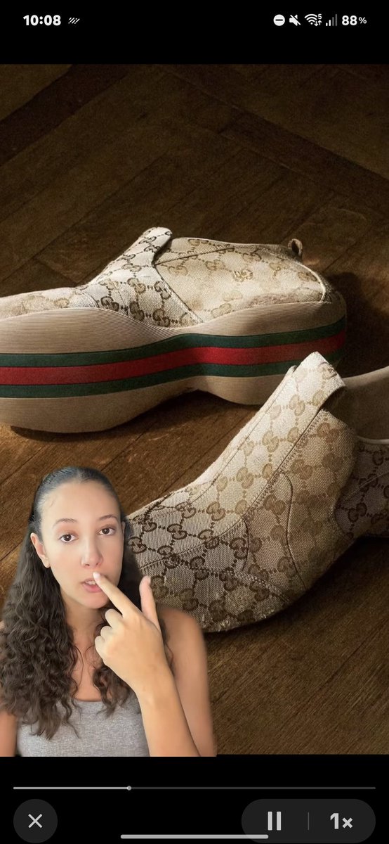 Abrazo_Fh's tweet photo. cromadora de rifle de  Pierpaolo 

cada que demna saca algo es la primera en criticar su trabajo y lo que hizo en Balenciaga diciendo que lo dejo en la mierda ,cuando realmente saco a balenciaga del hoyo donde estaba y Pierpaolo esta llevando a Balenciaga otra vez a la ruina https://t.co/KhvJlmEsnY