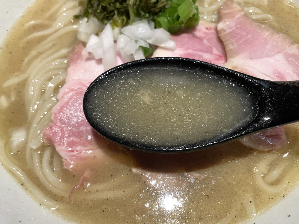 baka1627952's tweet photo. ⭐️⭐️🌙26207🍜 「らーめん専門 和心 武庫之荘店」 さんの『冷やし煮干しらーめん➕チャーシューごはん』です
   煮干しの旨味溢れるスープ🥣はめっちゃクチャ美味い🤤🤤💯💯よく冷やされたモチプリ麺も超絶品🤤🍜ご馳走様でした😋
#冷しラーメン
#らーめん専門和心武庫之荘店 https://t.co/QwkR7HRJtr