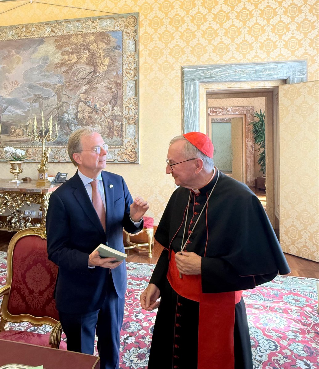 ReligionBund's tweet photo. Mit @AussenMinDE 🇩🇪 und Kardinalstaatssekretär Parolin + #Vatikan-Außenminister Gallagher dafür geworben, dass Russland 🇷🇺 lebenswichtige Getreidelieferungen aus Ukraine und Schwarzmeer zulässt. Gemeinsame Sorge über Angriffe auf #Religionsfreiheit durch Gruppen in #Nigeria /1 https://t.co/fkWzA5vv2s