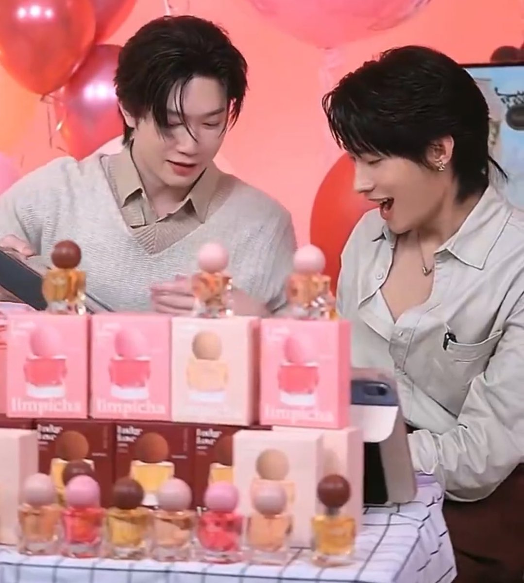 xvexxemo's tweet photo. 🥹🎁🫂😭💓

LIMPICHA 1ST LIVE WITH TTY 
#LimpichafirstdatexTutoryim #TutorYim https://t.co/GkkySkmch2
