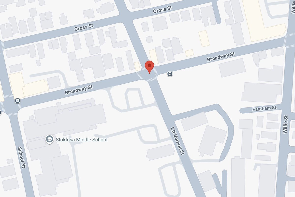 CityofLowellMA's tweet photo. 🛑  Starting Monday, Oct 5, the intersection of Broadway St and Mount Vernon St in the Acre will become an all-way stop intersection. 
Please be alert to the new traffic pattern, come to a complete stop, and watch for pedestrians as you travel through the intersection. https://t.co/5H3JcR9Jdp