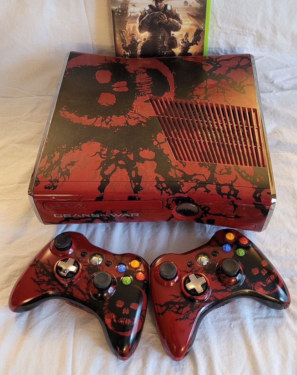 trbal_drgon's tweet photo. limited gears of war xbox 360 (2011) https://t.co/GRAvqZoMn1