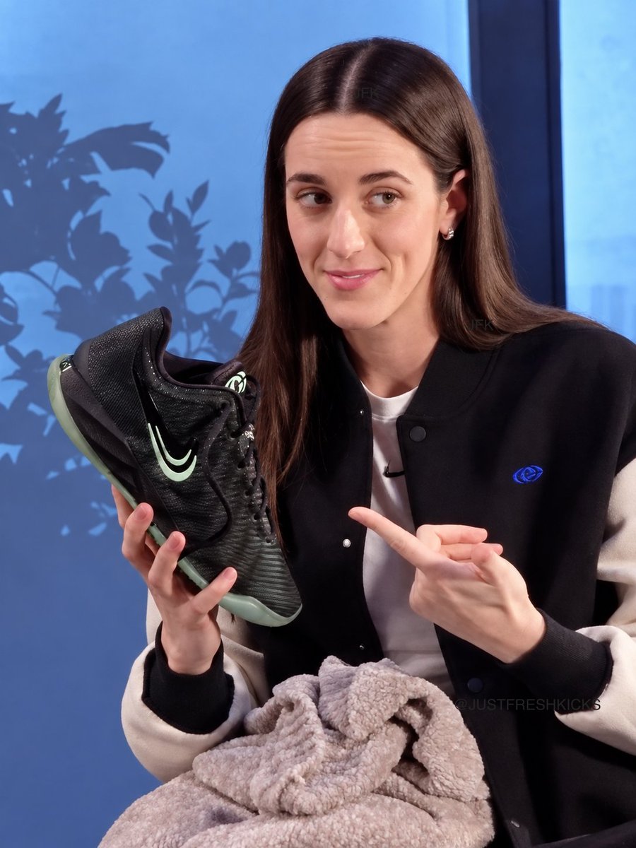 JustFreshKicks's tweet photo. OFFICIAL LOOK: Nike is releasing a Caitlin Clark Halloween Collection 🧙‍♀️🎃

🗓️ October 23rd https://t.co/zXXR2LJhek