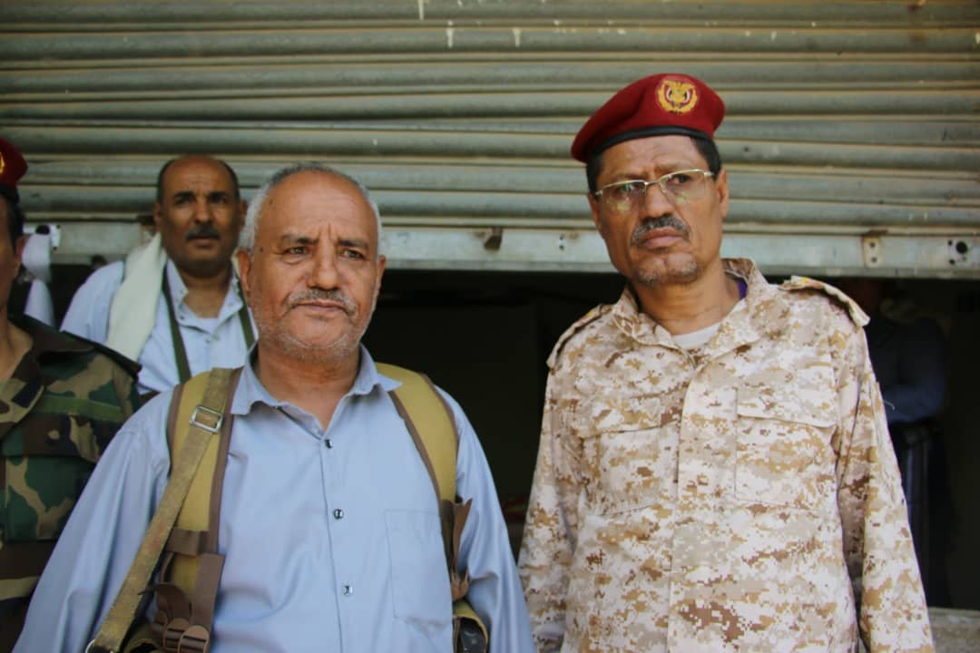 abdubasd_20's tweet photo. رسالة الميدان.. حين يلتقي القلم بالبندقية في الميدان
استجابة لداعي النفير ودعوة التعبئة العامة

تفاجأتُ بالأمس، عند ذهابي إلى الجبهة، بوجود الأستاذ القدير والقائد التربوي الكبير عبدالواسع شداد، مدير مكتب التربية بمحافظة تعز، ووالد الشه��د حمزة شداد رحمه الله، في المترس الأمامي وفي https://t.co/C3cVY88ZJn