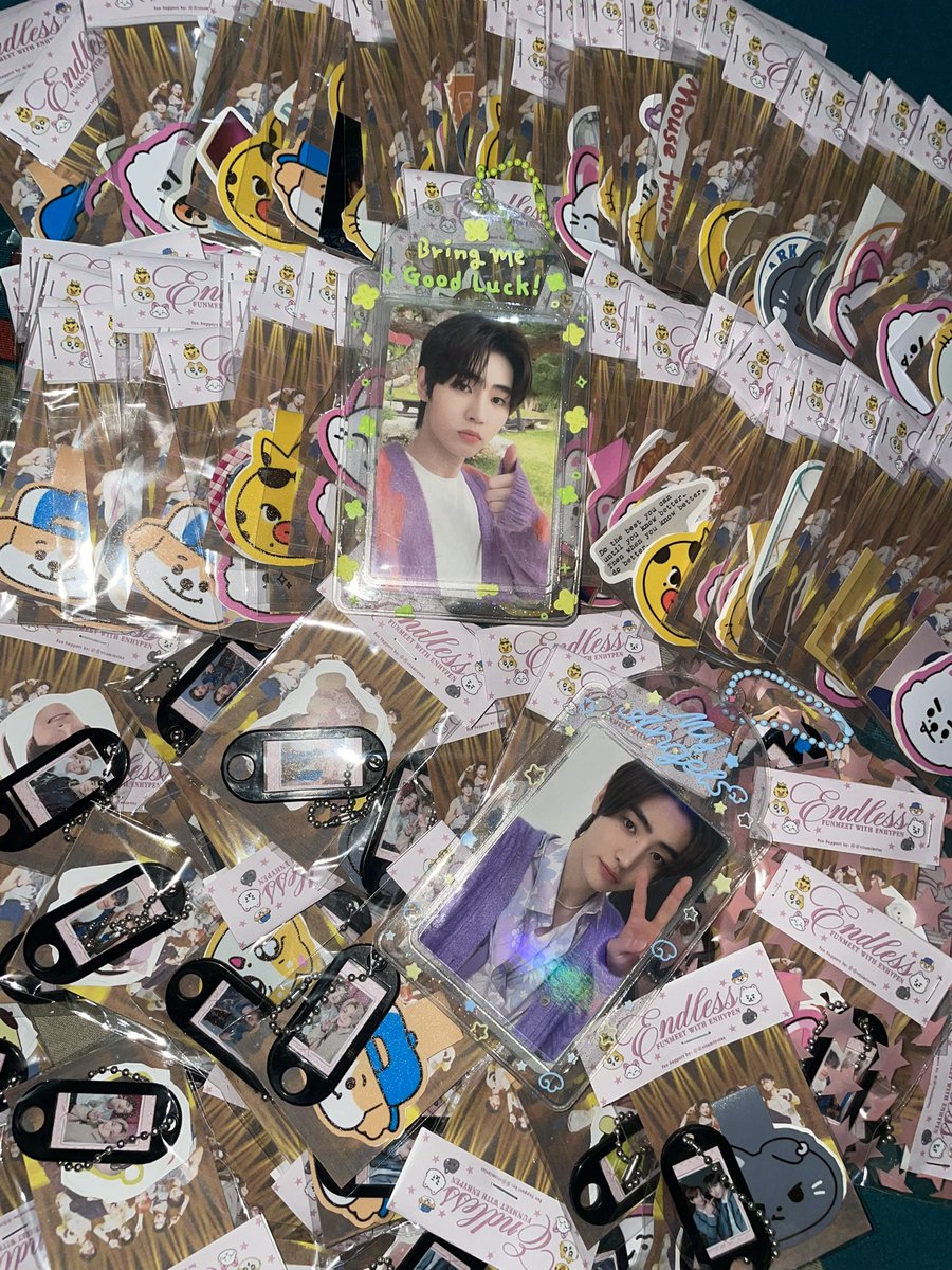 vitaminvins's tweet photo. AAAAAACK DONE ^^

ENHYPEN DUNKIN’ FUNMEET FREEBIES 🧡
magnetic bookmark and keytags ✨
see you, engeneeees!! >,< https://t.co/Lb6bCZy6uD