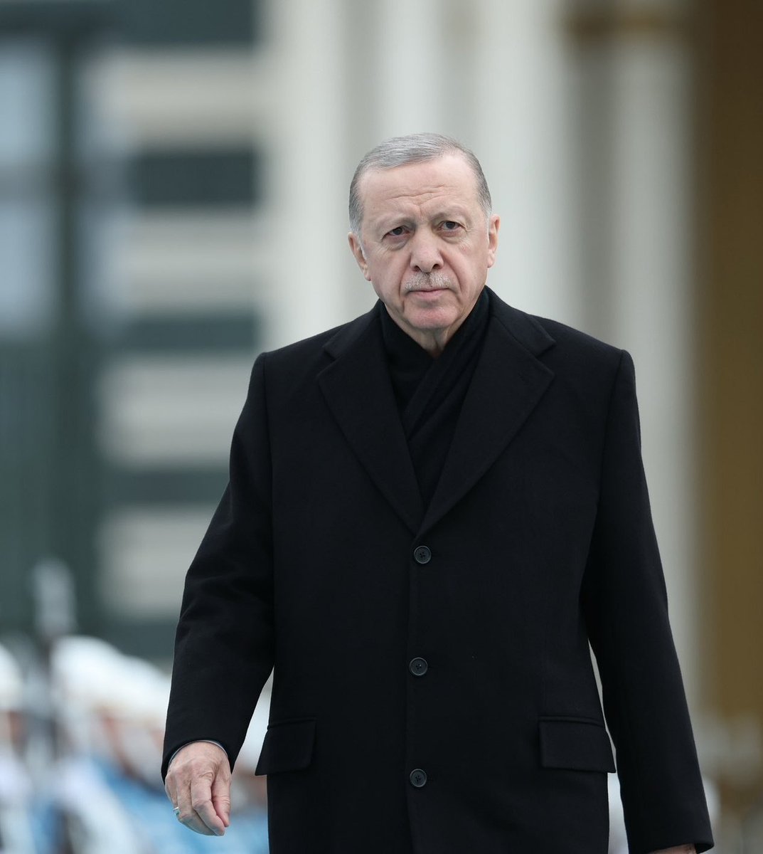 __Tevazu__'s tweet photo. "Recep Tayyip Erdoğan"gibi bir cumhurbaşkanınız varsa gurur duyun..! https://t.co/r7NjhupE0F