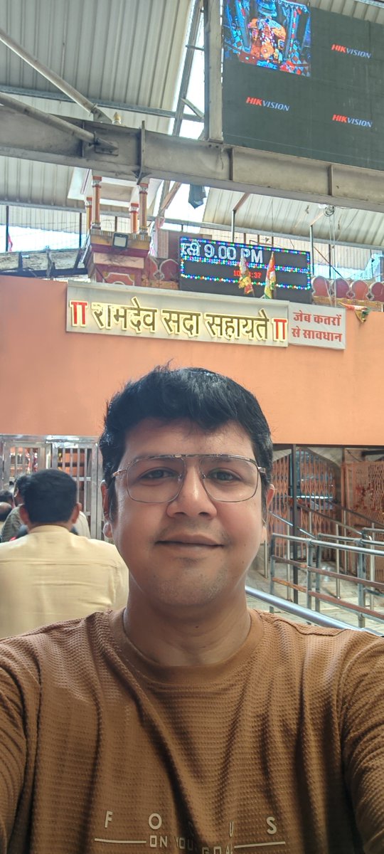 ketansangoi's tweet photo. राजस्थान के रामदेवरा में स्तिथ बाबा रामदेवजी की समाधि
रामदेव सदा सहायते
બાર બીજના ધણી અલખધણી રામદેવજી ભગવાનના દર્શન
@ રામદેવરા (રણુજા) રાજસ્થાન..
જય બાબારી...
#ShreeBabaRamdevJi
#Ramdevra #Rajasthan #Bharat
#Ramdevpir #RamdevpirMaharaj
#BabaRamdev
#BabaRamdevJi
#JaiBabaRi
#RamdevpirMaharaj
#રામદેવપીર #રામદેવજી #રામદેવરા #રણુજા #રાજસ્થાન #राजस्थान