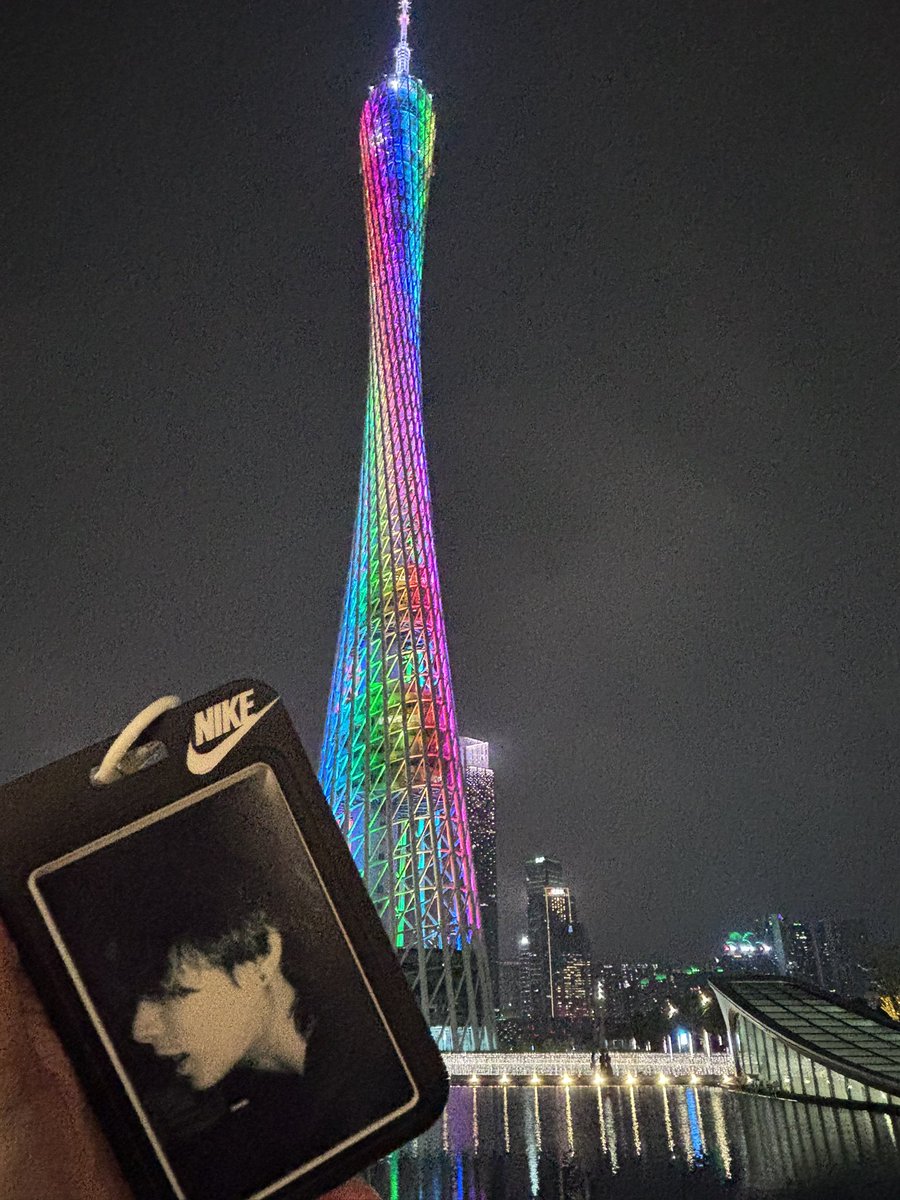 chinese074's tweet photo. HBD DMY21th🫳🏻 
#DIAMOND_LEVEL21 https://t.co/jr49sOsIdV