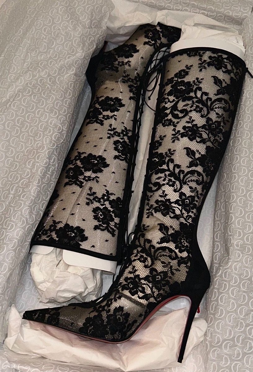 deathilll's tweet photo. lace is the perfect touch https://t.co/g8qBhiJL2y