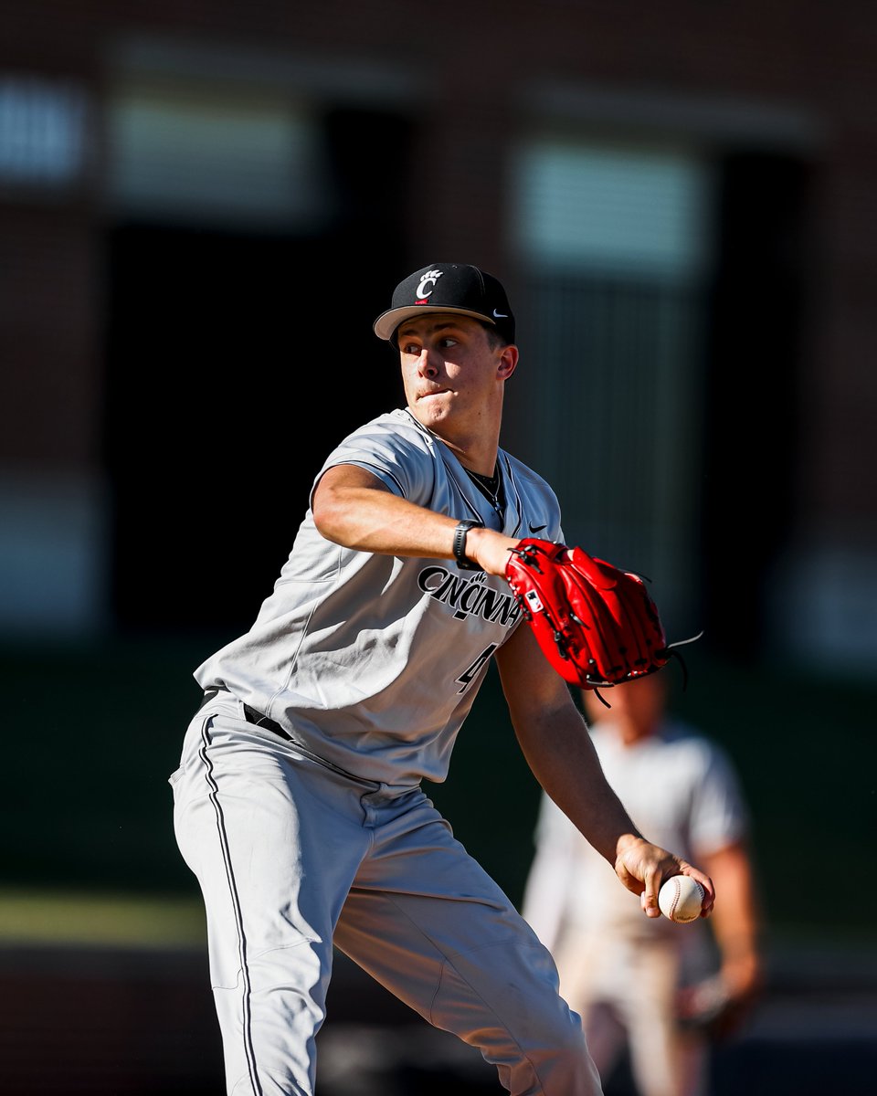 GoBearcatsBASE's tweet photo. Get to know the newcomers!

First up: Freshman LHP Beckett Doane.

#Bearcats | #TenGames https://t.co/H1XLiOcFgw