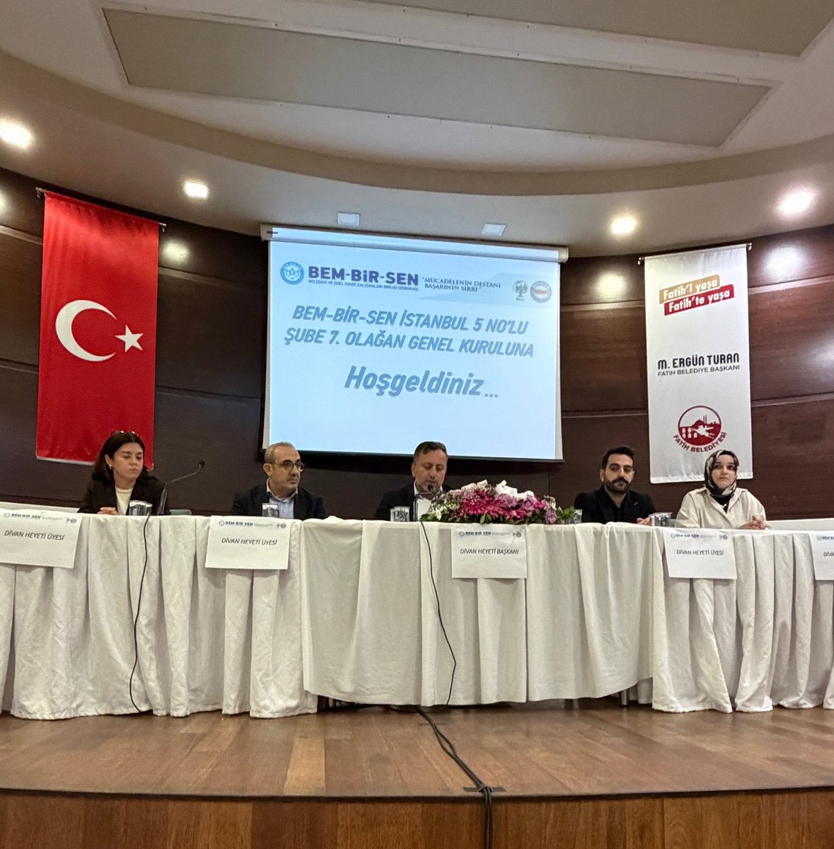 Bembirsen5's tweet photo. Şubemizin 7. Olağan Seçimli Genel Kurulu gerçekleştirildi. 
Güven tazeleyerek yeniden Başkanlığa seçilen Emrah Demirci ve kurul üyelerimizi tebrik ediyor; yeni dönemin teşkilatımız, üyelerimiz ve çalışma hayatımız için hayırlı olmasını dileriz.
@Bem_Bir_Sen 
@Leventusl https://t.co/dlI2NY6OmW