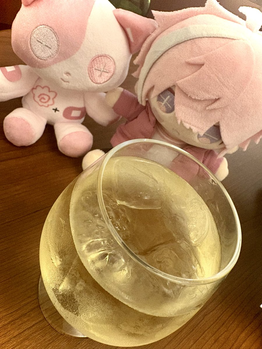 naritigonya's tweet photo. マイクラ肝試しありがとうございました！！
さとみくんの末っ子ムーブ可愛すぎておもろかったw
ホテルのお酒と見てたらめちゃ眠かったけど、マイクラおもろかった！！
自分の隣にいるのはほんとに��の人なのかっていう疑心暗鬼になるのおもろかった！、
明日のa-nationも楽しみにしてます！！ https://t.co/wo6A6zAAi8