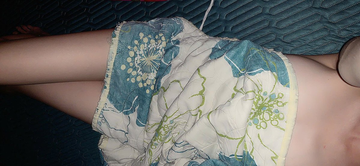 MBaaa96's tweet photo. Khó ngủ zzzz https://t.co/qKfkTw3rjI